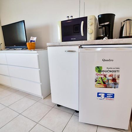 Apartmani Luna Vir Buitenkant foto