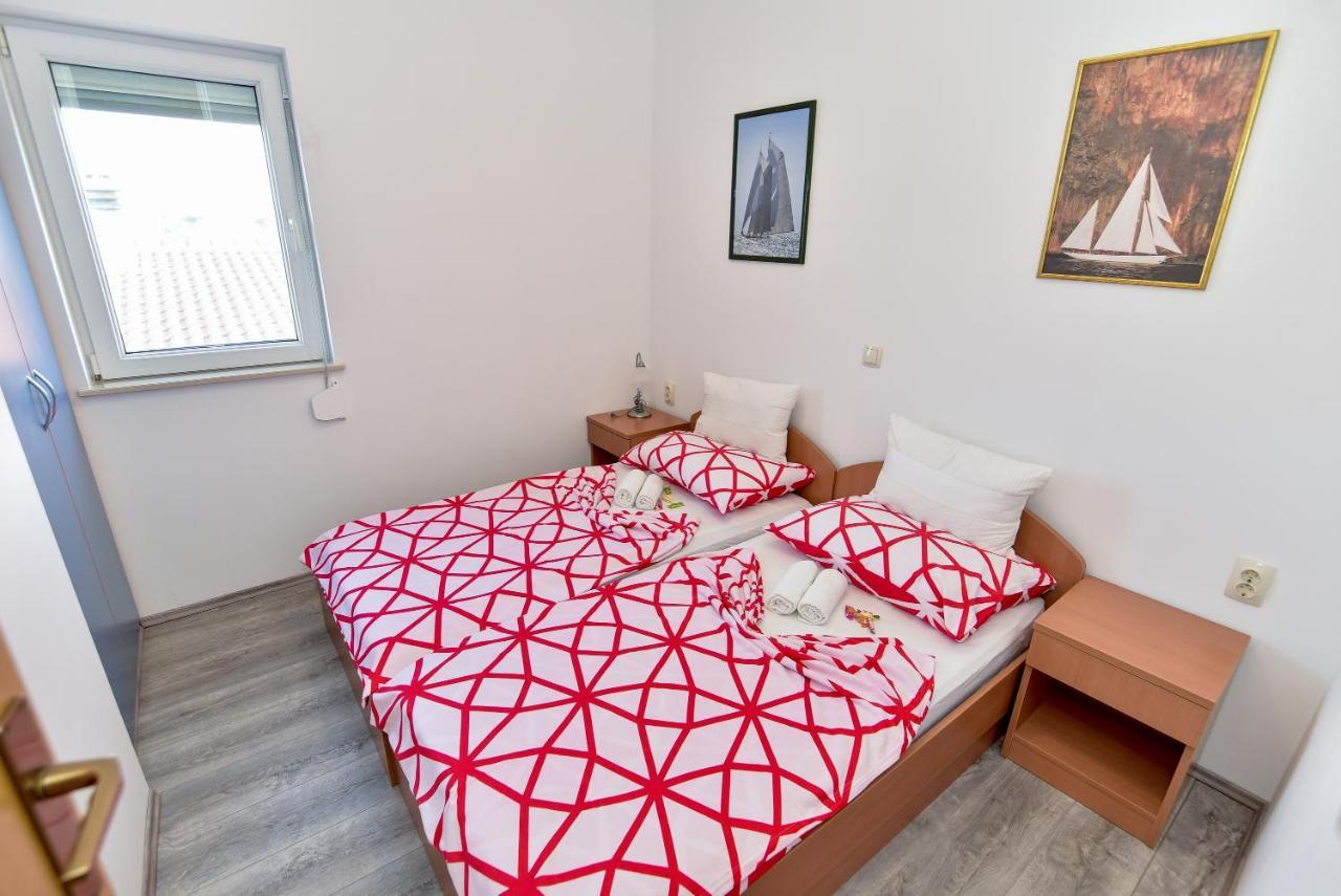 Apartmani Luna Vir Buitenkant foto