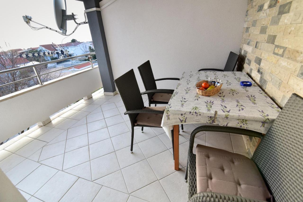 Apartmani Luna Vir Buitenkant foto