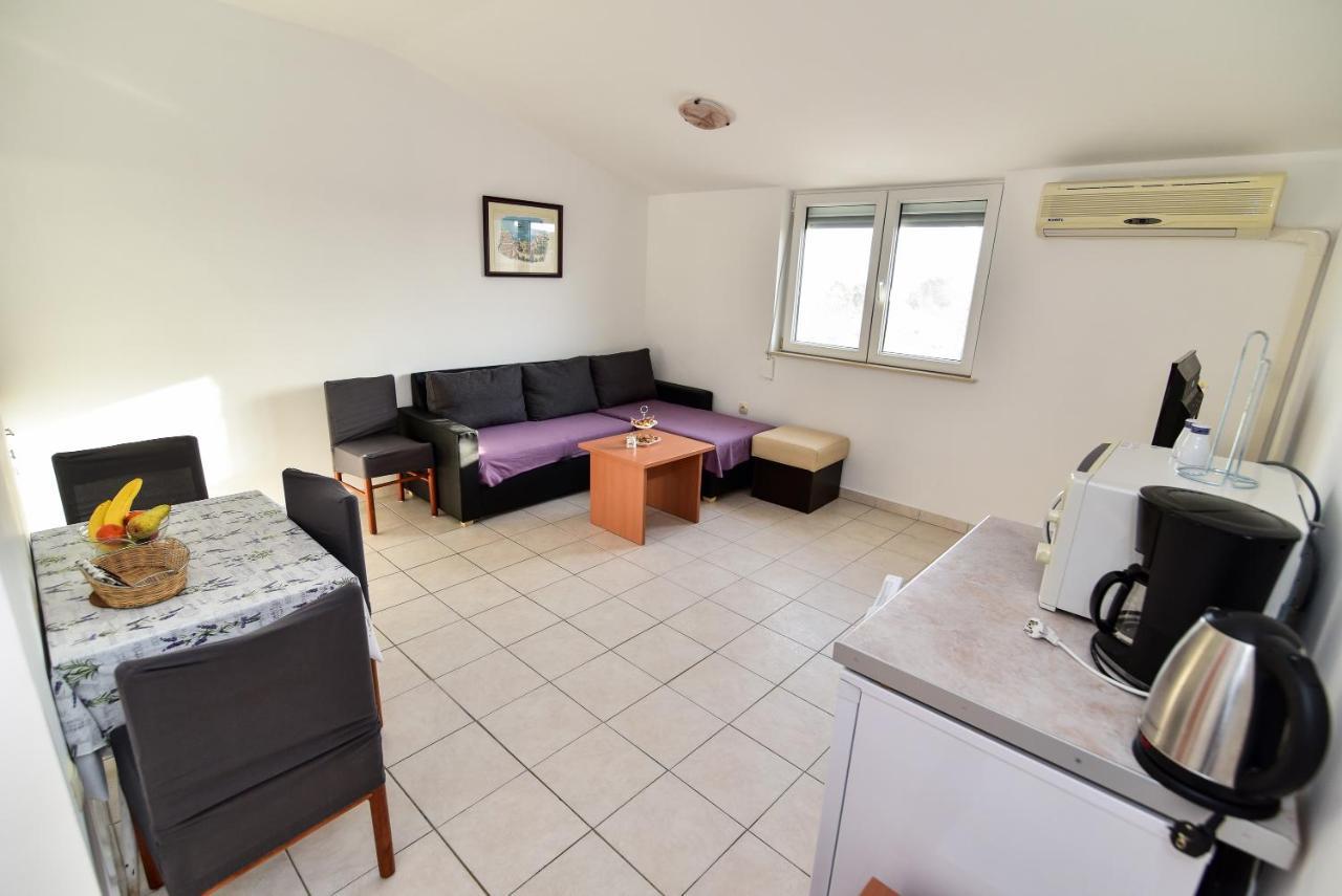Apartmani Luna Vir Buitenkant foto