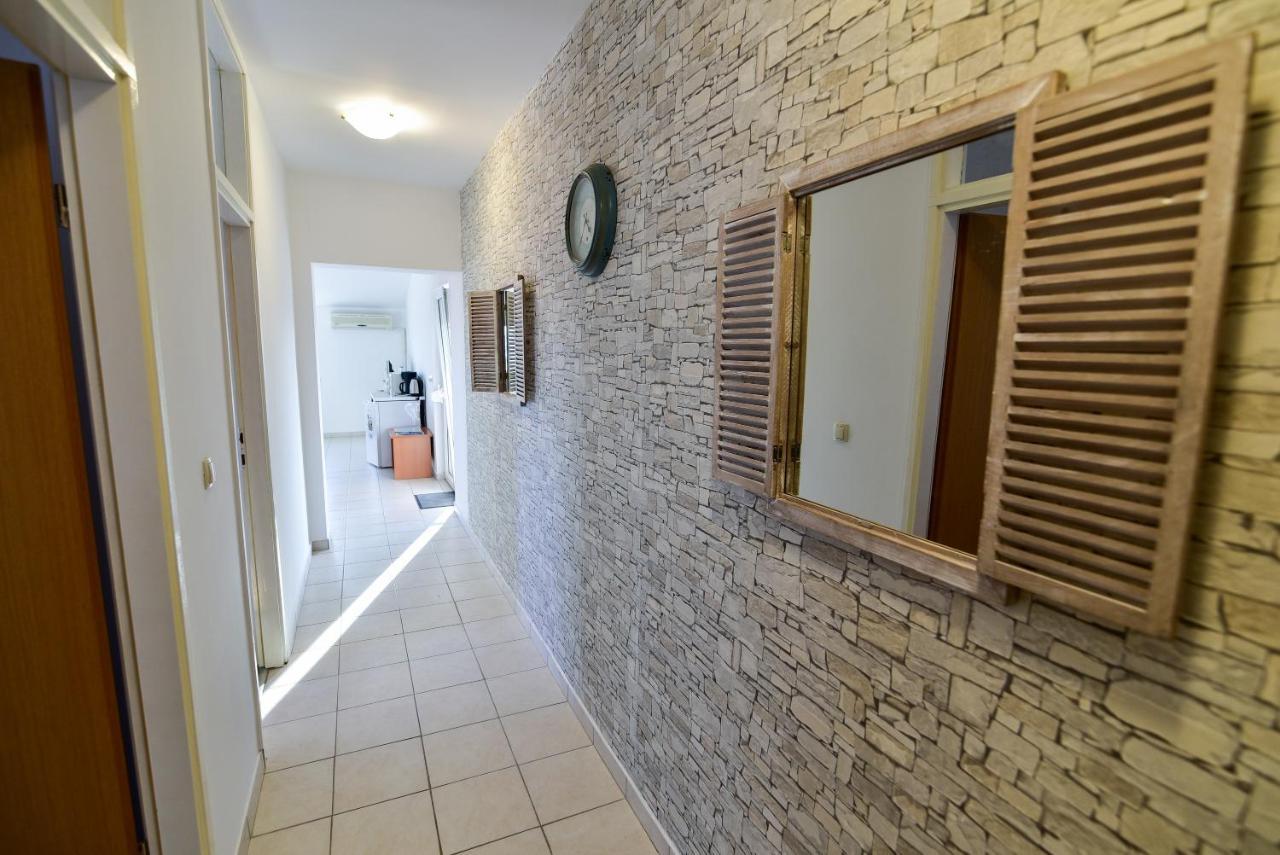 Apartmani Luna Vir Buitenkant foto