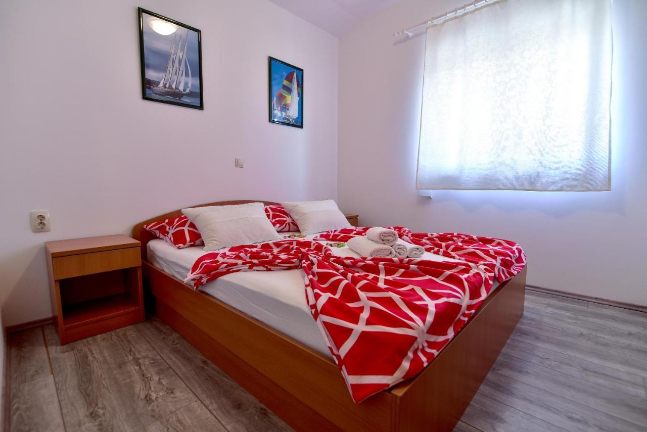 Apartmani Luna Vir Buitenkant foto
